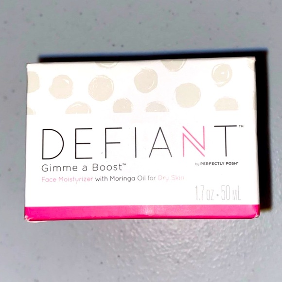 Perfectly Posh~DEFIANT~Gimme a Boost~Face Moisturizer for Dry Skin~New/Sealed - Picture 1 of 6